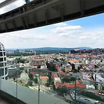아파트 Skypark Spacious Free Parking 브라티슬라바