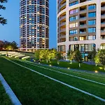 Skypark Spacious Free Parking * Братислава