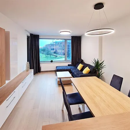 Skypark Spacious Free Parking Apartment *