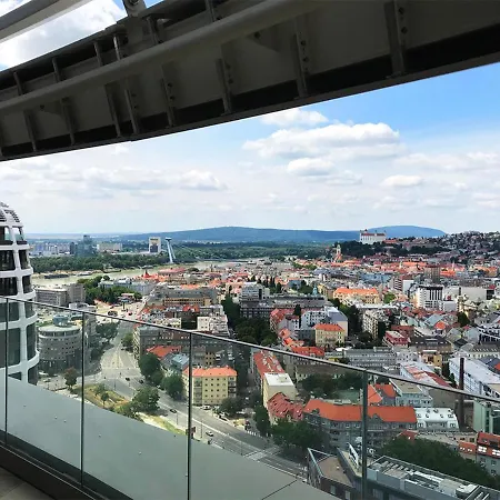 Daire Skypark Spacious Free Parking Bratislava