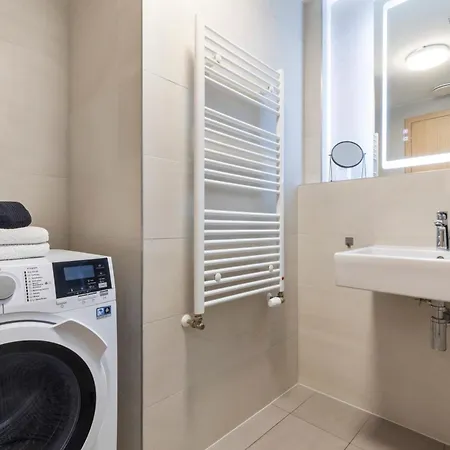 Skypark Spacious Free Parking Apartmán