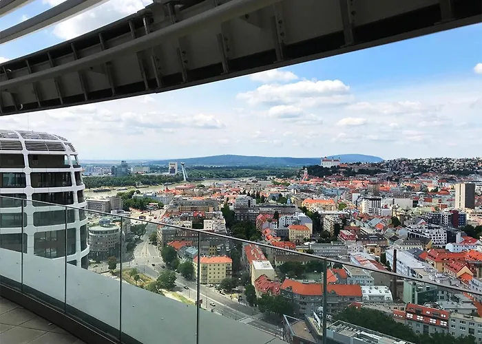 Appartamento Skypark Spacious Free Parking Bratislava