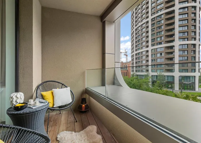 Appartamento Skypark Spacious Free Parking Bratislava