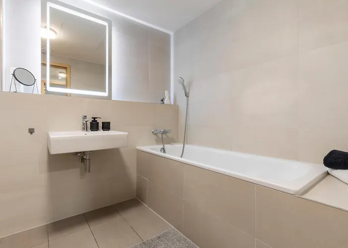 Appartement Skypark Spacious Free Parking Bratislava