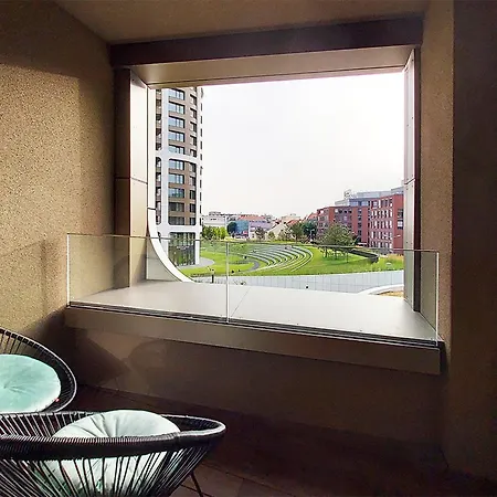 Skypark Spacious Free Parking Apartmán *